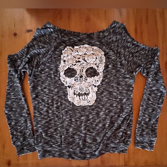 Bundle of Large Sweaters - Picture 6 of 8